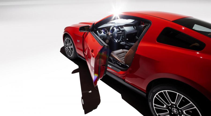  Ford Mustang GT 2010 года  (фото 132 из 213)